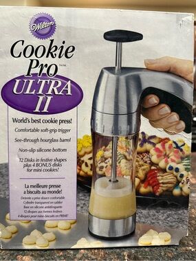 Wilton Cookie Pro Ultra II Cookie Press Set 16 Disks Silver Clear Black NIB